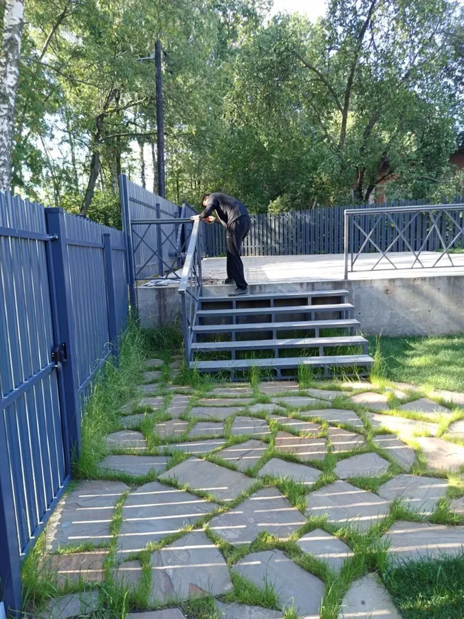 Ограждение для бетонной площадки в стиле лофт